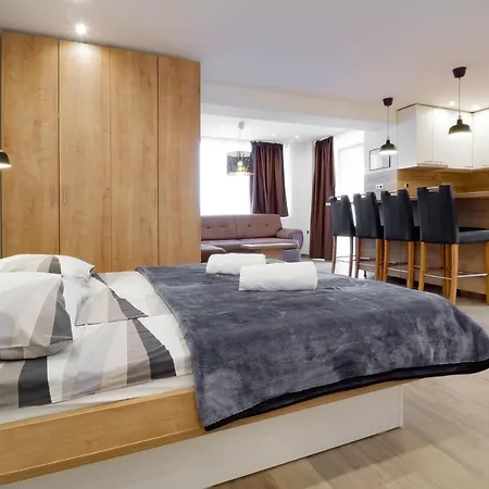 Marinici - With Private Parking Apartment
