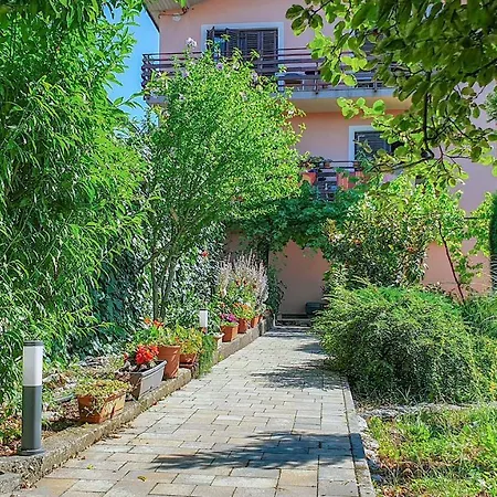 Marinici - With Private Parking Apartment Rijeka
