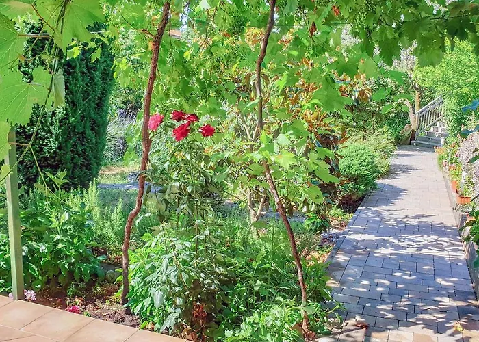 Marinici - With Private Parking Apartament *