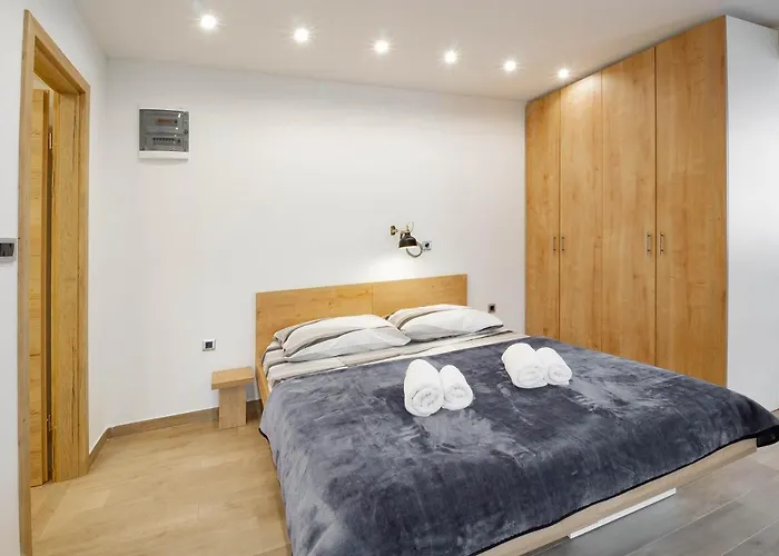 Apartament Marinici - With Private Parking *