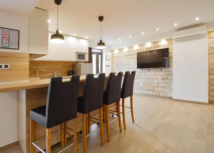 Marinici - With Private Parking Apartament Rijeka